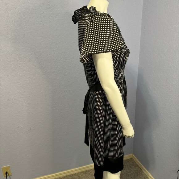 Lindarico Italy Ruffled V-Neck Ruched Silk Blend Tie Mini Dress - Picture 4 of 8